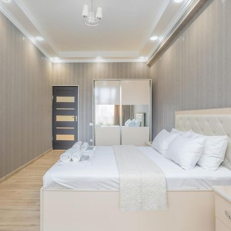 2 Bedrooms 2 Bathrooms Large And Lux Apartment Best Location Yerevan Exterior photo